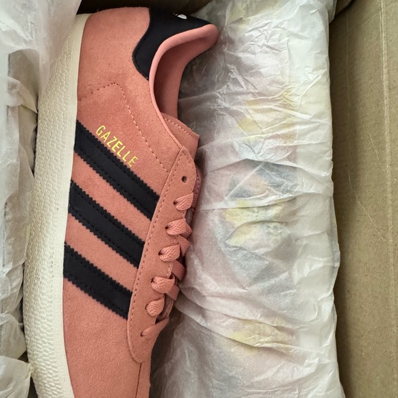 Adidas Gazelle Men’s Sneakers Size 8 – Raw Pink Suede Black Stripes - Picture 4 of 5